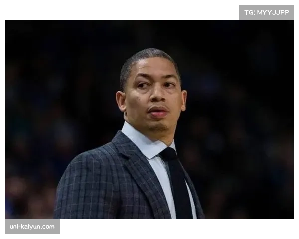 快船主帅泰伦·卢沉迷扑克，场外社交圈引关注